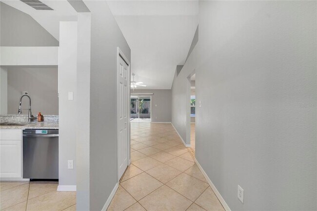 Foto del edificio - 14048 St Leo Ct