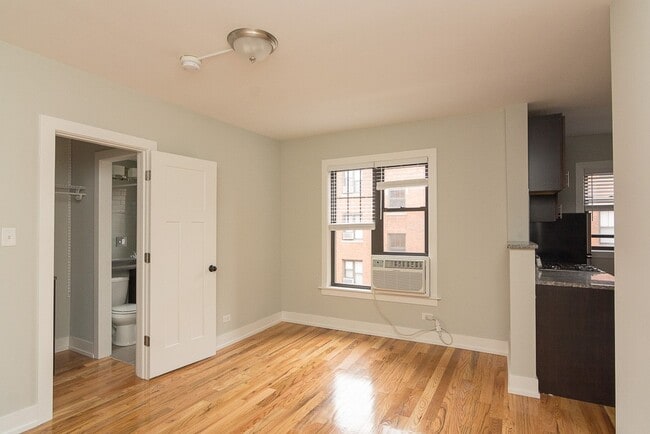 Building Photo - 2737 N Mildred Ave