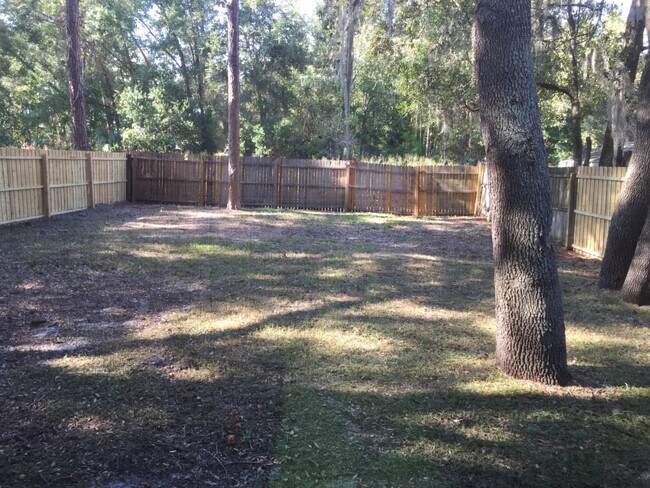 Building Photo - 548 Winding Oak Ln