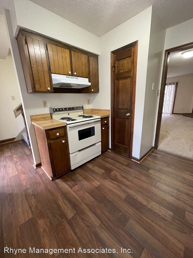 Building Photo - 2 br, 1.5 bath House - 1434 Kent Road