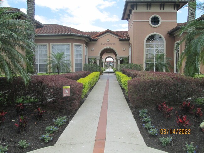 Foto del edificio - 5554 Metrowest Blvd