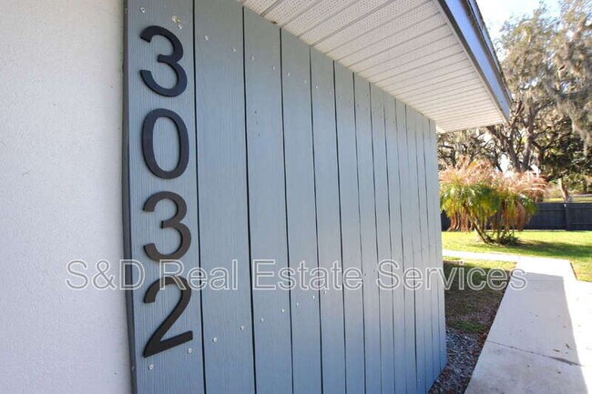 Foto del edificio - 3032 Spirit Lake Dr