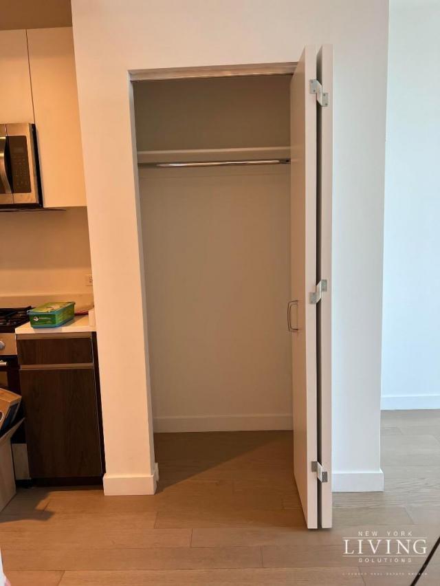 Foto del edificio - 1 bedroom in LONG ISLAND CITY NY 11101