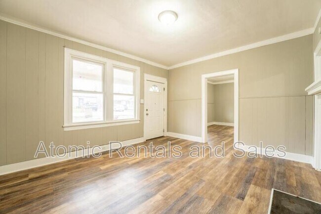 Building Photo - 3616 Skyline Dr