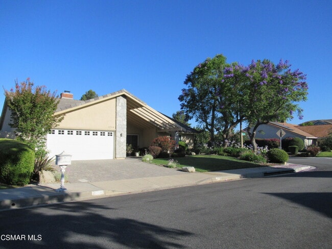 Building Photo - 3294 W Sierra Dr