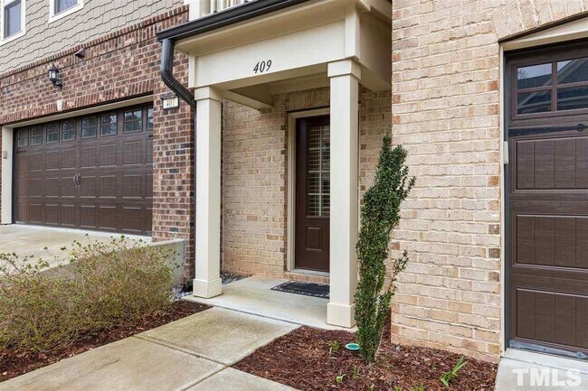 Building Photo - 409 Daylin Dr