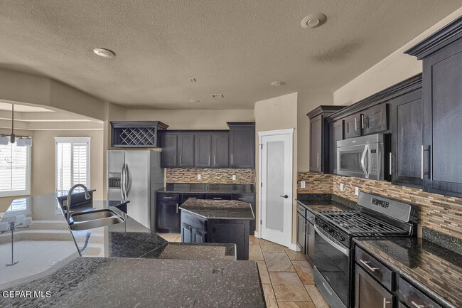 Building Photo - 7238 Canyon Wren Ave