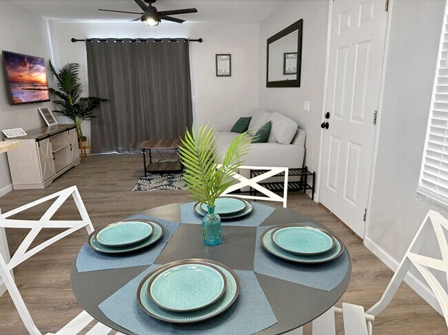 Foto del edificio - Fully Furnished Two Bedroom / Two Bath Wai...