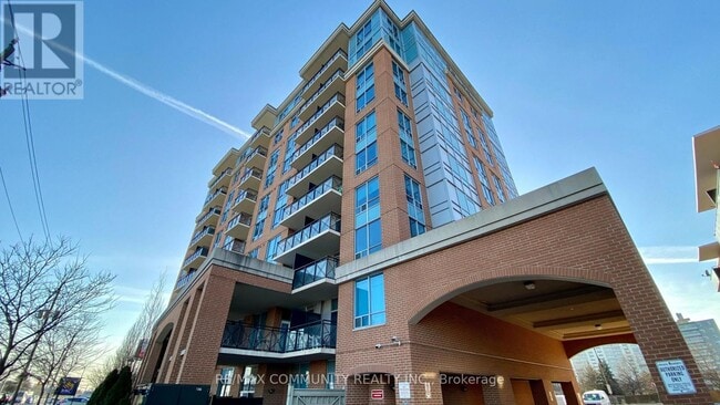 Building Photo - 2772 Keele St