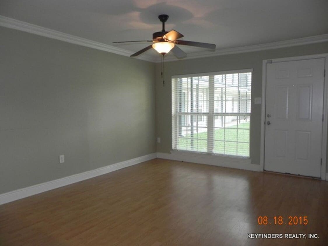 2 Bedroom Condo Near LSU in a Gated Commu... - 2 Bedroom Condo  Near LSU in a Gated Commu...
