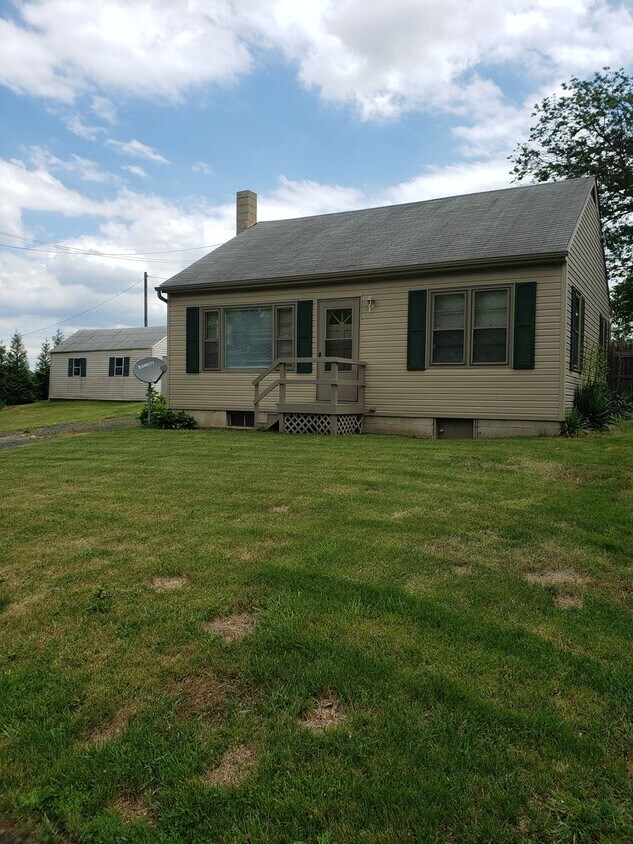 2914 Wayne Rd, Chambersburg, PA 17202 House Rental in Chambersburg