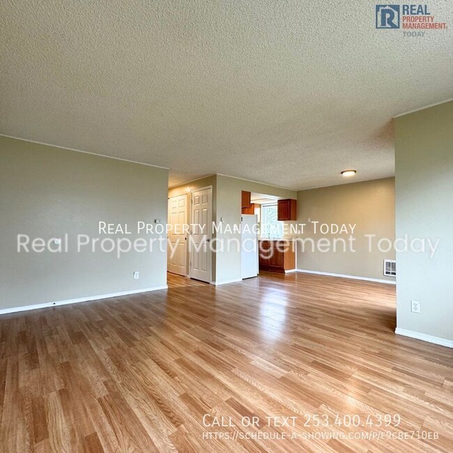 Building Photo - 4024 S Lawrence St