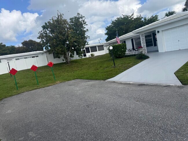 Foto del edificio - 100 NW 27th St