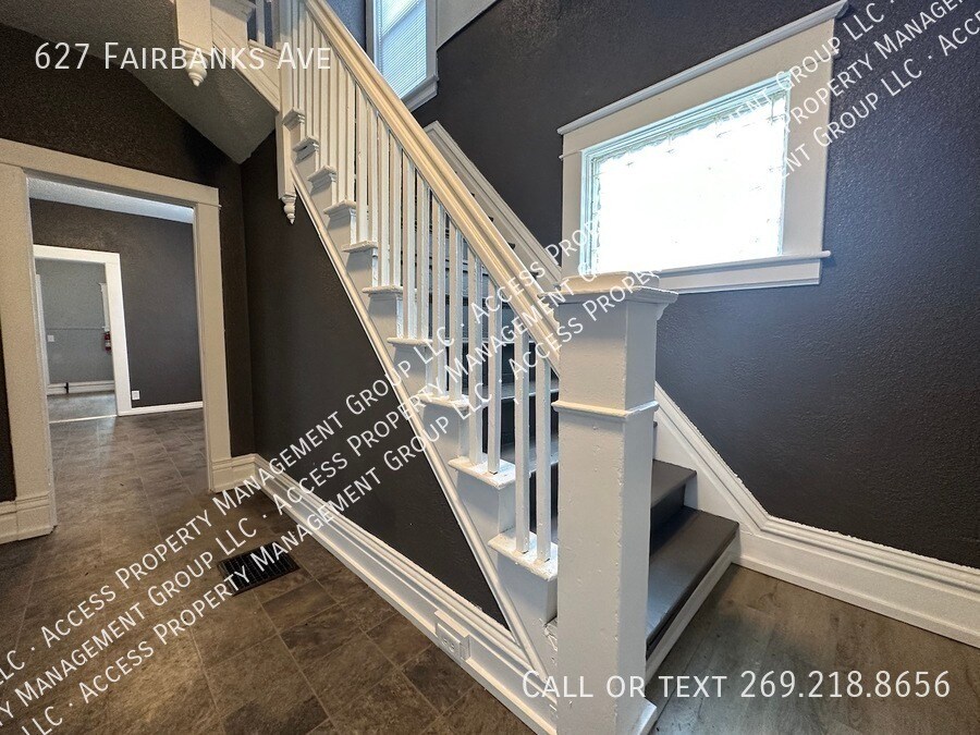 Primary Photo - 4 bedroom home for rent in Eastwood, Kalam...