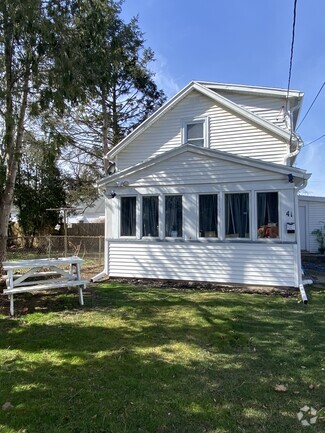 Building Photo - 41 Roser St