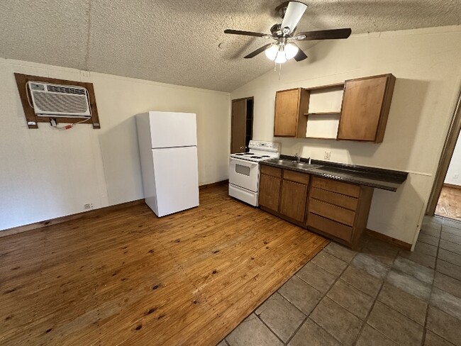 Building Photo - 86 Young Rd