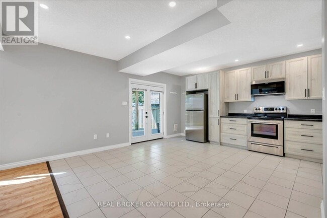 Building Photo - 99 Langlaw Dr