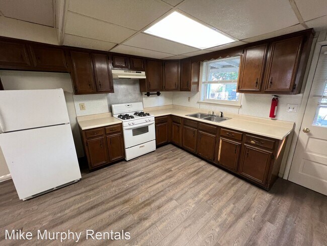 Building Photo - 3 br, 1 bath House - 623 S. Front Street