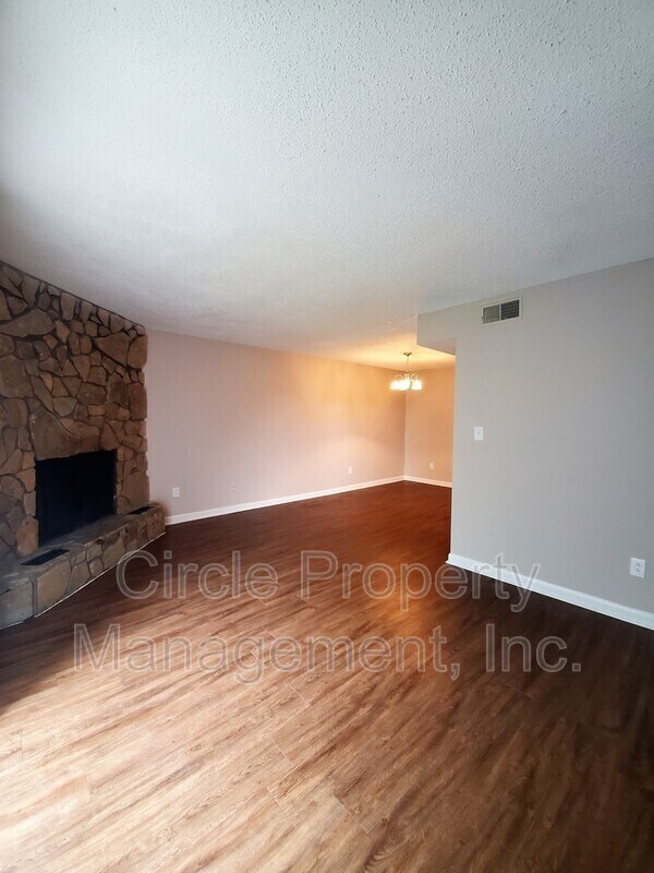 Building Photo - 2021 Highridge Dr SW