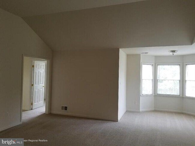 Building Photo - 29 Vacari Way