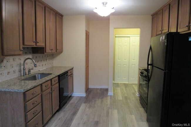 Foto del edificio - 34 Alpine Dr