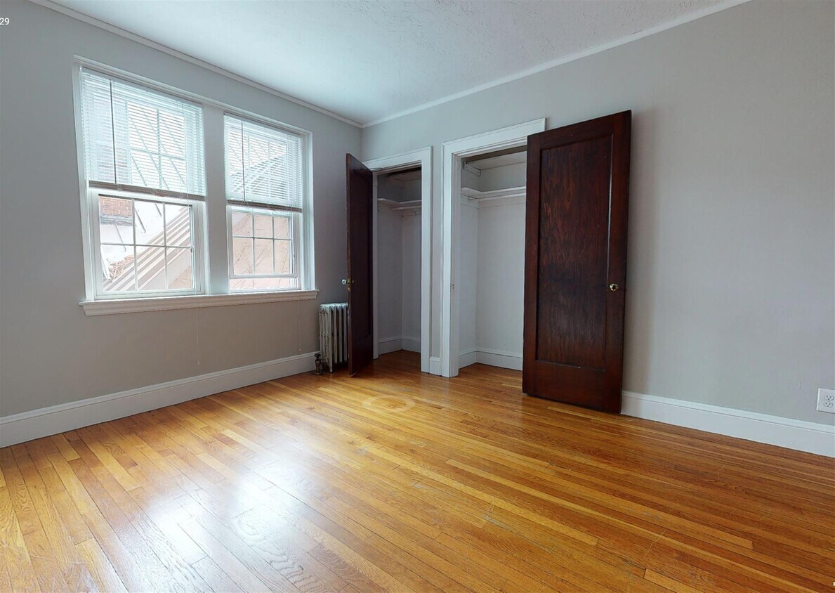 Primary Photo - 115 College Ave