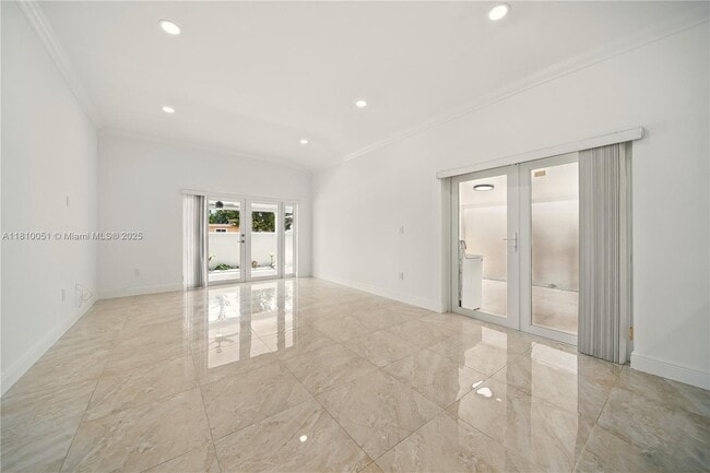 Foto del edificio - 5202 NW 187th St