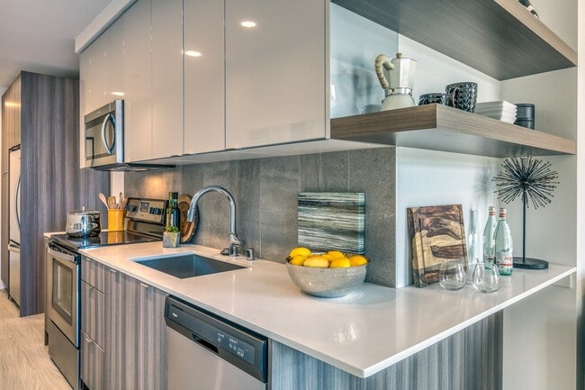 Building Photo - Orion