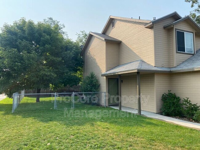 Building Photo - 319 E 39th St