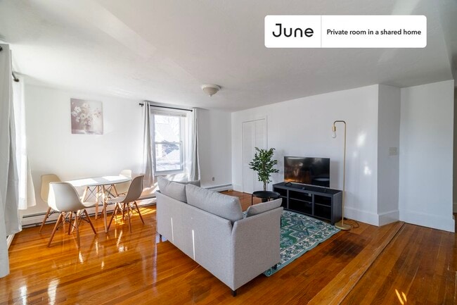 Building Photo - Room in Shared 4 bed/2 bath home