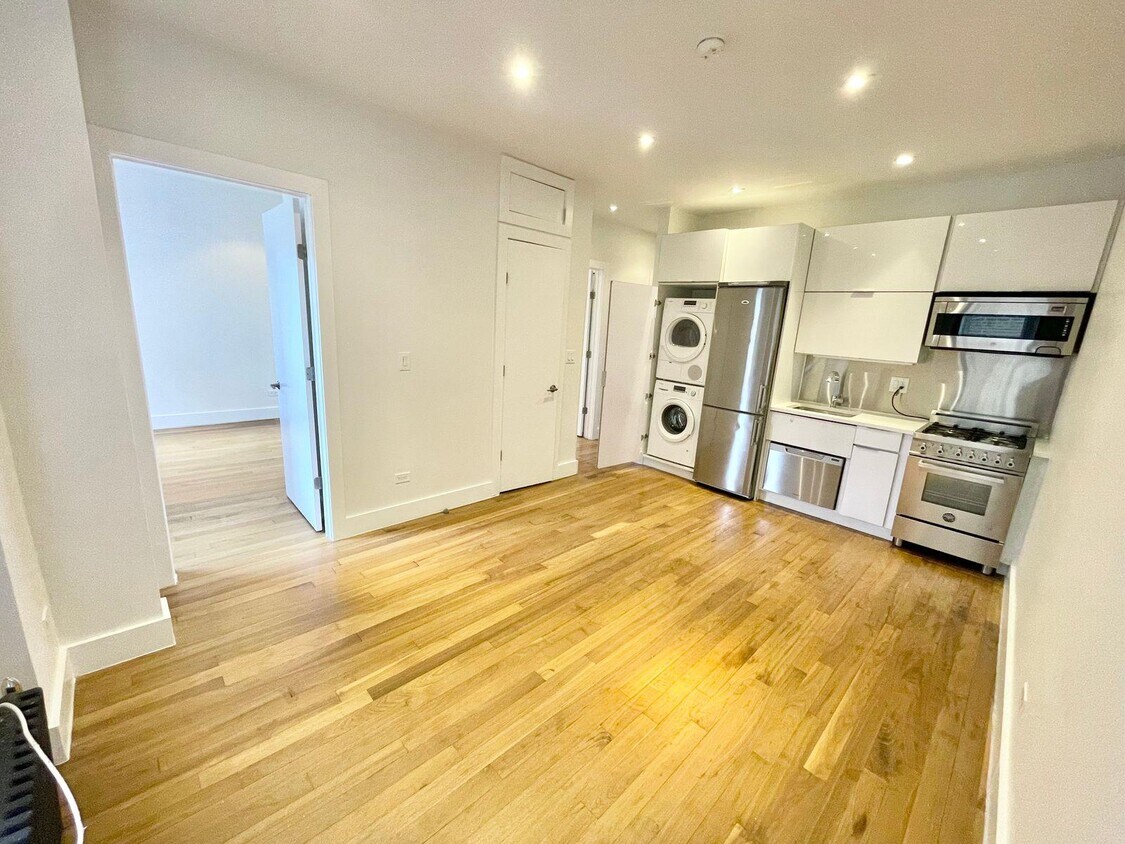 218 W 22nd St Unit 3R, New York, NY 10011 Room for Rent in New York