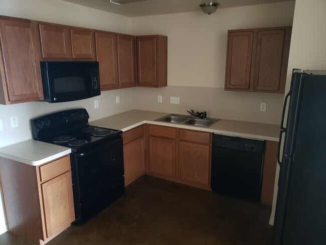 Building Photo - 1305 Cavalry Ln