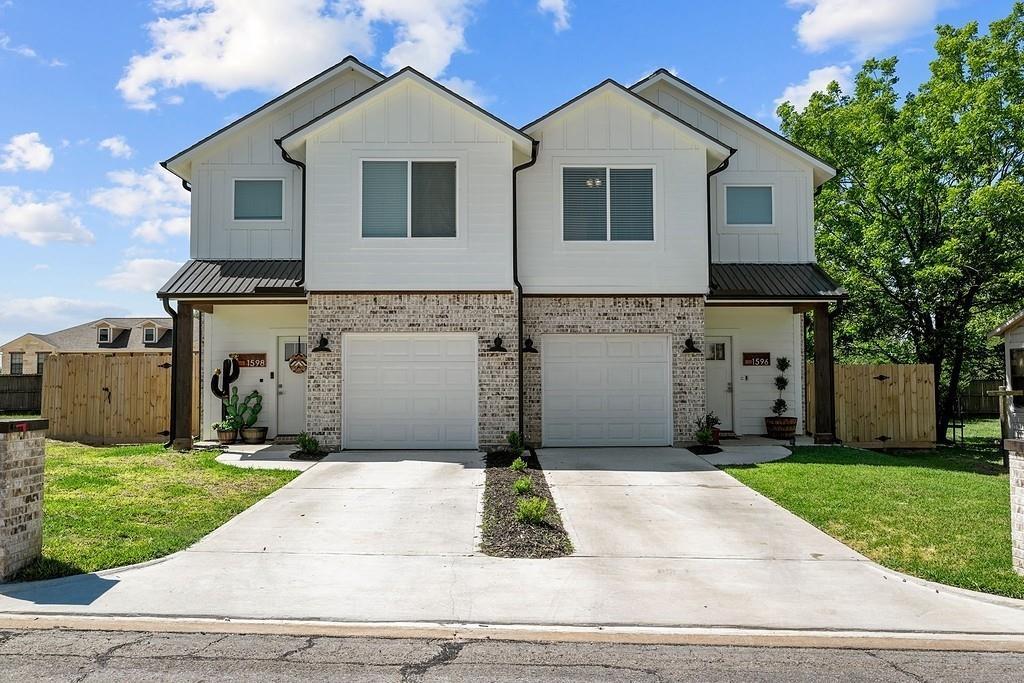 1598 Clay St, Brenham, TX 77833 Condo for Rent in Brenham, TX