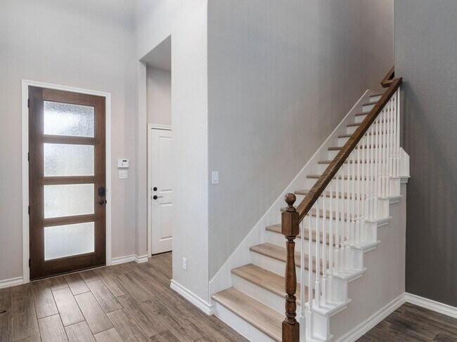 Building Photo - 109 Maravillas