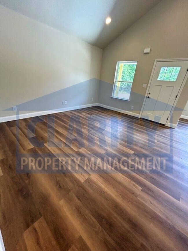 Building Photo - **Brand New Everything!**