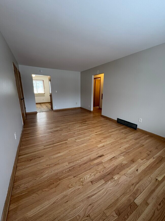 Foto del edificio - 3573 S 76th St