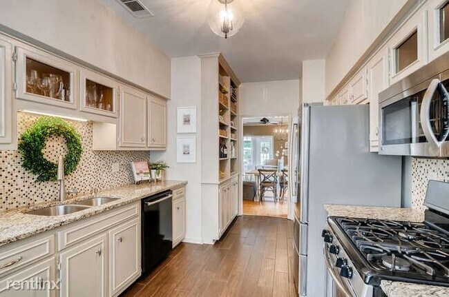 Building Photo - 2 br, 2 bath Condo - 241 Windsor Terrace