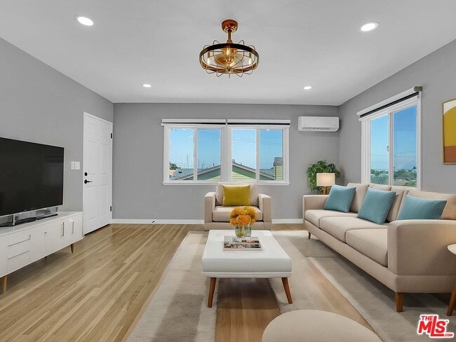 Foto del edificio - 2517 Curtis Ave