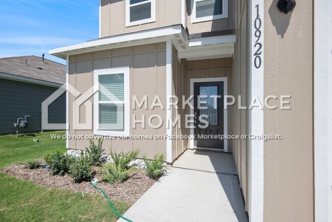 Building Photo - 10920 Gray Mare Dr