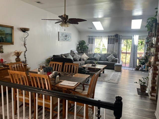 Foto del edificio - 2062 Peach Tree Ln