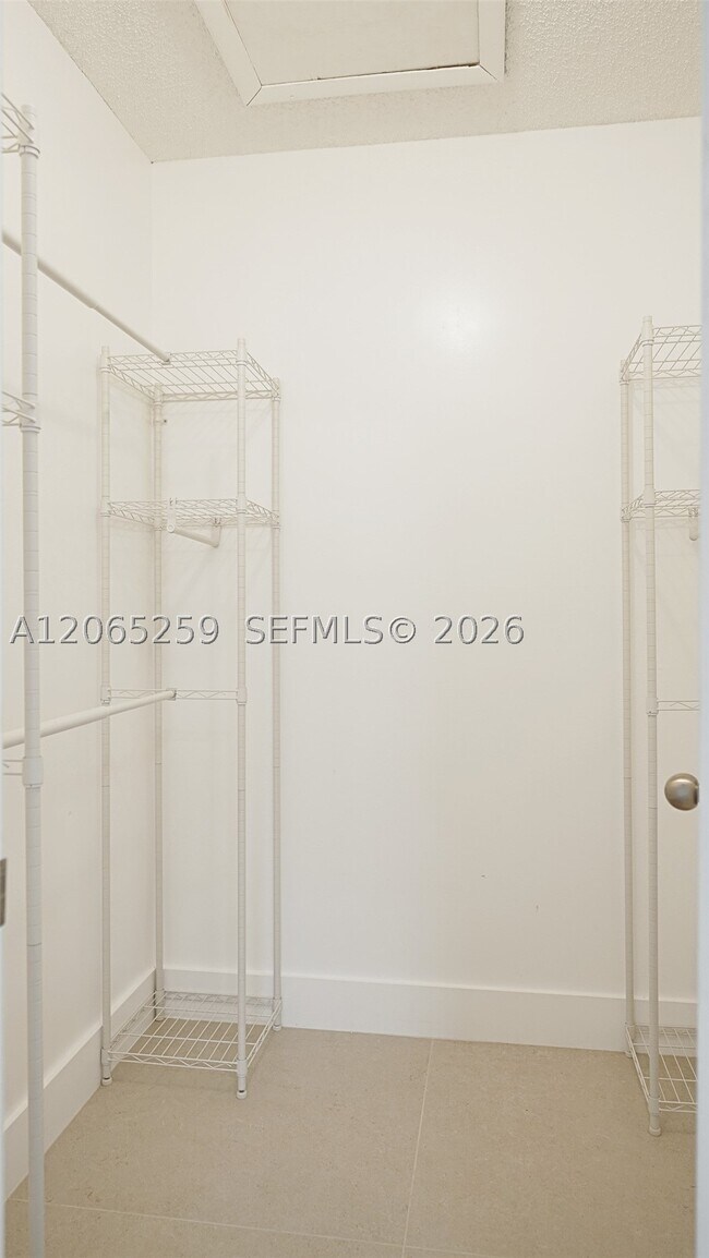 Building Photo - 5661 W 21st Ave