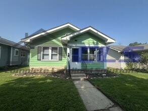 Building Photo - 2409 S 9th St