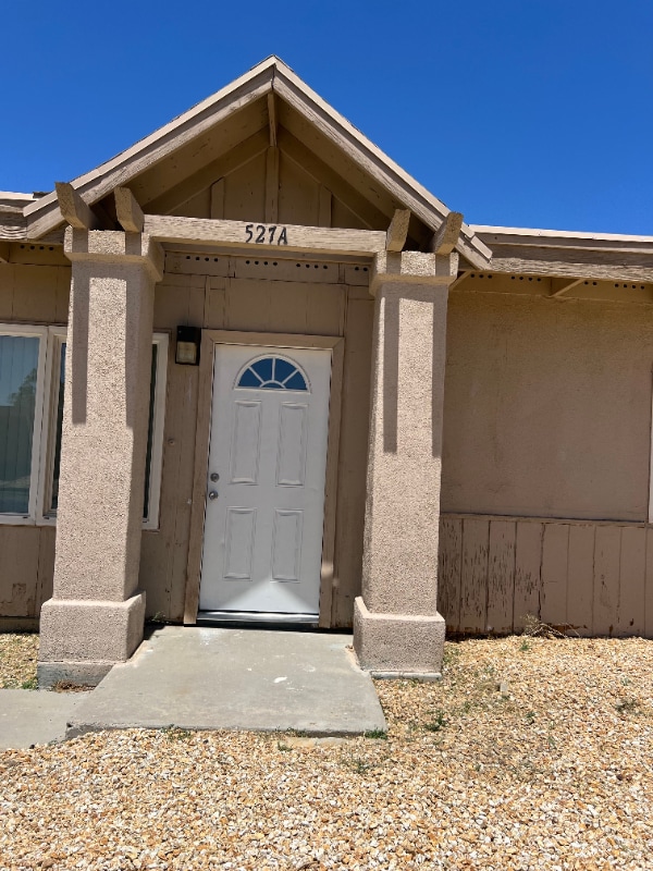 Primary Photo - 238 N Gold Canyon St