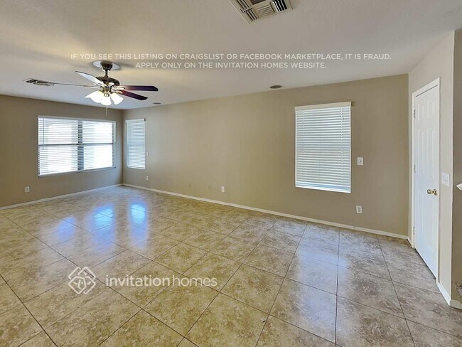 Foto del edificio - 12808 N Main St