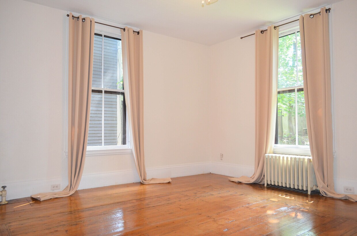 Living room - 44 Deering St