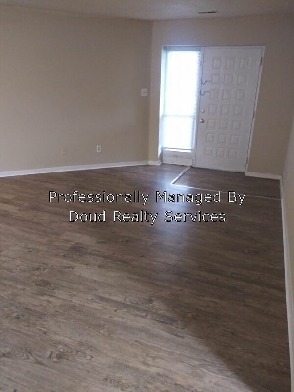 Building Photo - 300 Garcia Dr