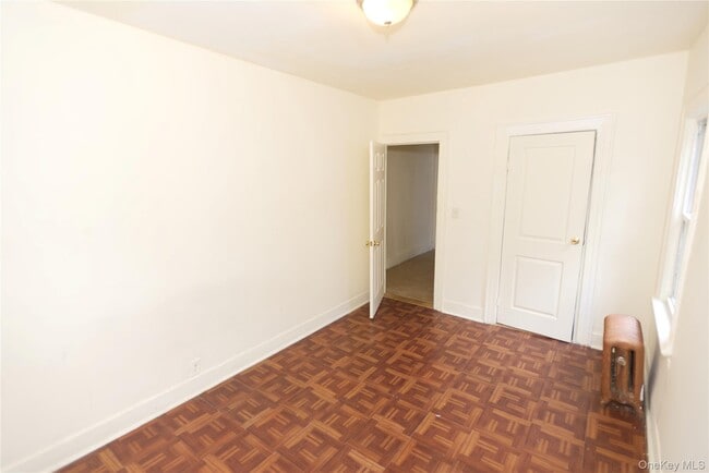 Building Photo - 6 Greendale Ave