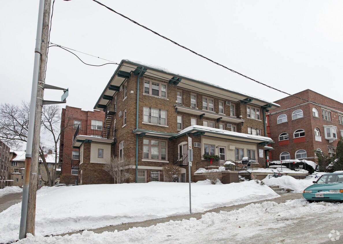 Foto del edificio - 625 N Henry St