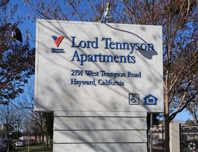 Building Photo - Lord Tennyson Apartments