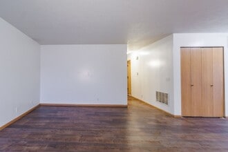 Building Photo - 520-522 Lamont Dr